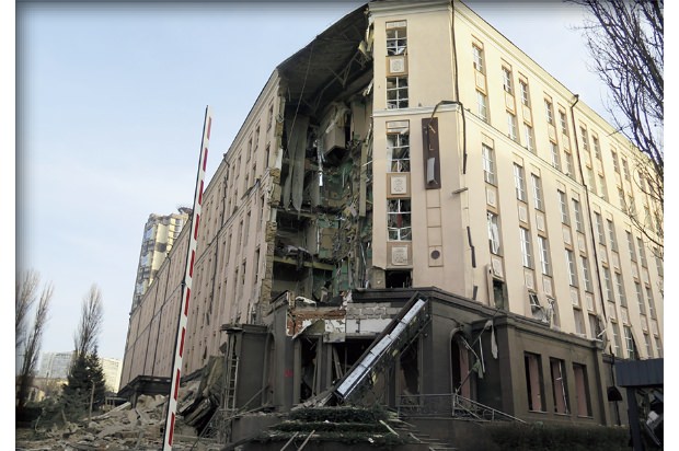 ミサイル攻撃で大破したアルファヴィートホテル