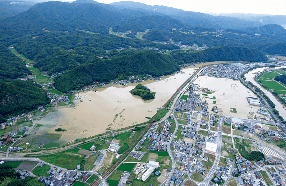 全国の広い範囲を襲った記録的豪雨