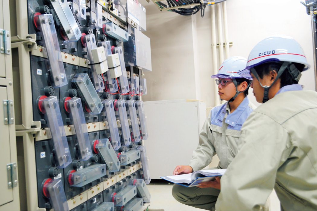 通信設備には電源も必須